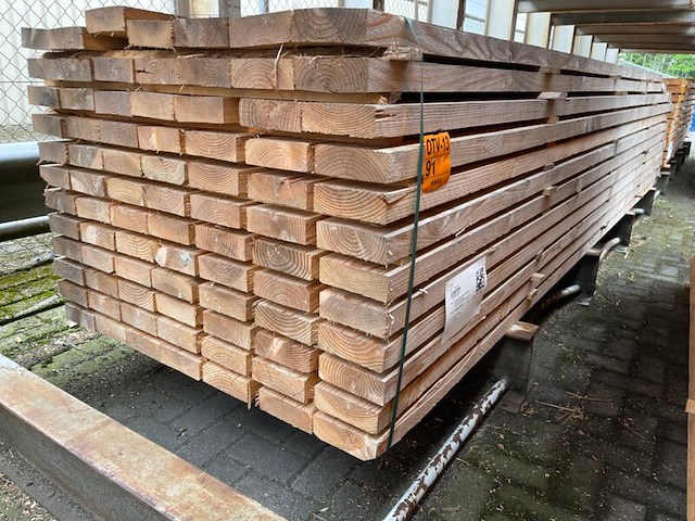 Ca. 84x douglas dakbalken fijnbezaagd, 50x150mm, lengte 400cm - afbeelding 4 van  4