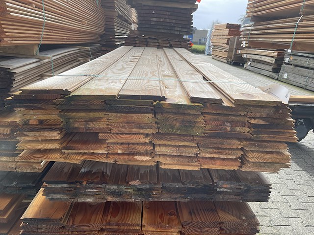 Ca. 84x douglas kraaldelen, 18x180mm, lengte 300cm - afbeelding 3 van  3