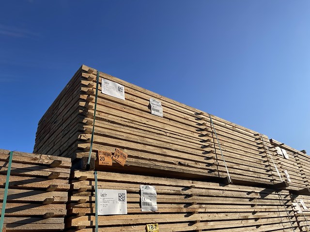 Ca. 84x douglas planken fijnbezaagd, 25x150mm, lengte 300cm - afbeelding 4 van  4