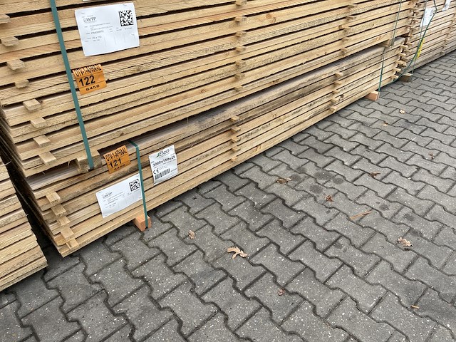 Ca. 84x douglas planken fijnbezaagd, 25x150mm, lengte 300cm - afbeelding 4 van  4