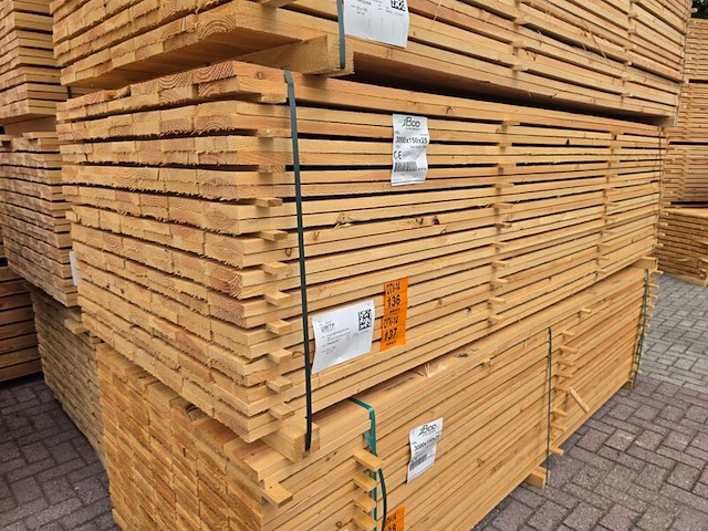 Ca. 84x douglas planken fijnbezaagd, 25x150mm, lengte 300cm - afbeelding 4 van  4