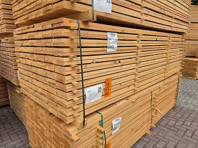 Ca. 84x douglas planken fijnbezaagd, 25x150mm, lengte 300cm - afbeelding 4 van  4