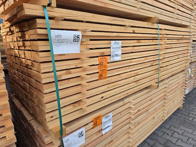 Ca. 84x douglas planken fijnbezaagd, 25x150mm, lengte 300cm - afbeelding 4 van  4