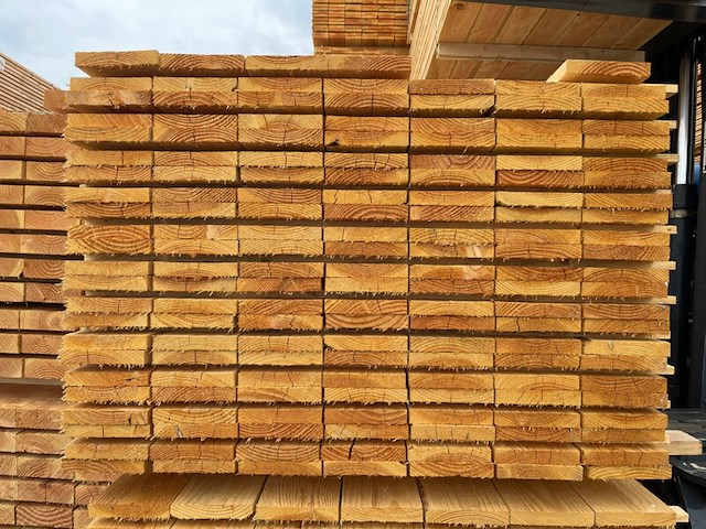 Ca. 84x douglas planken fijnbezaagd, 25x150mm, lengte 400cm - afbeelding 3 van  4