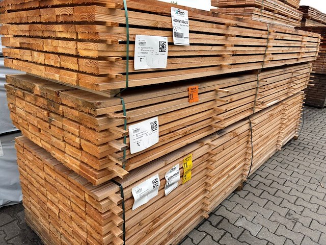 Ca. 84x douglas planken fijnbezaagd, 25x150mm, lengte 400cm - afbeelding 4 van  4