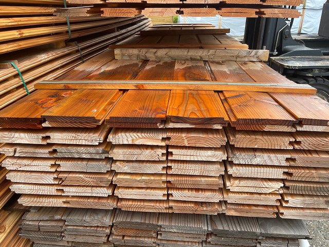 Ca. 84x douglas wisselsponning/halfhoutsrabat, 18x190mm, lengte 500cm - afbeelding 1 van  3