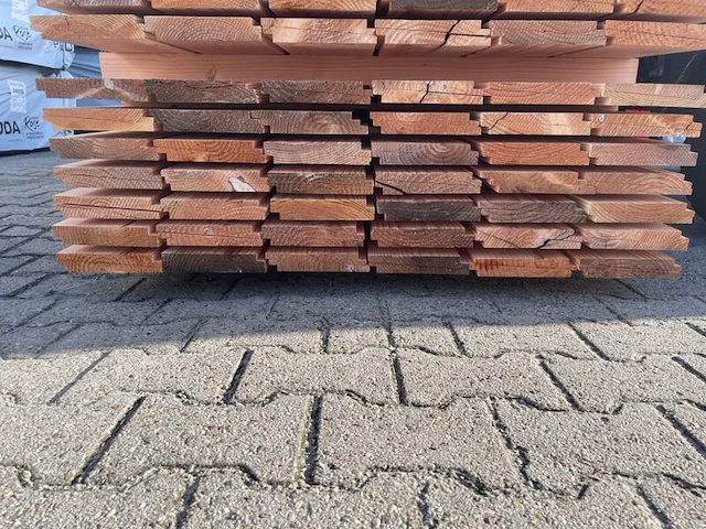 Ca. 84x douglas zweeds rabat, 26x190mm, lengte 300cm - afbeelding 2 van  3