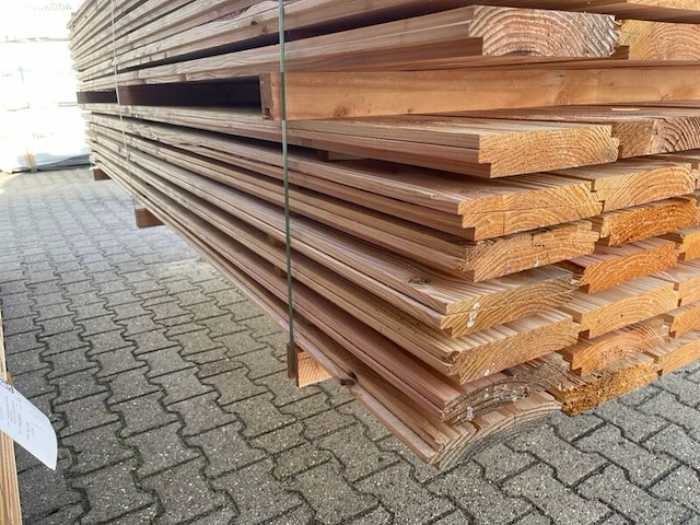 Ca. 84x douglas zweeds rabat, 26x190mm, lengte 300cm - afbeelding 2 van  3