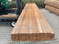Ca. 84x guyana teak planken fijnbezaagd, 31x80mm, lengte 520cm