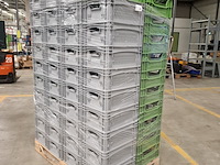 Ca 84x kunststof stapelkrat - afbeelding 1 van  5