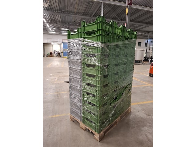 Ca 84x kunststof stapelkrat - afbeelding 3 van  5