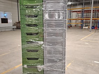 Ca 84x kunststof stapelkrat - afbeelding 4 van  5