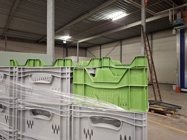 Ca 84x kunststof stapelkrat - afbeelding 5 van  5