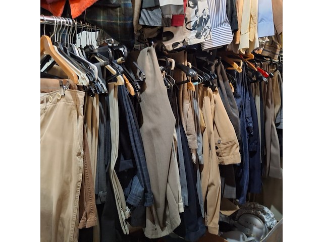 Ca. 84x pantalons - afbeelding 1 van  2