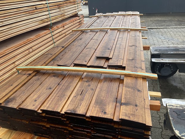 Ca. 84x thermo vuren channelsiding, 18x142mm, lengte 79/300cm, 5/350cm - afbeelding 1 van  3