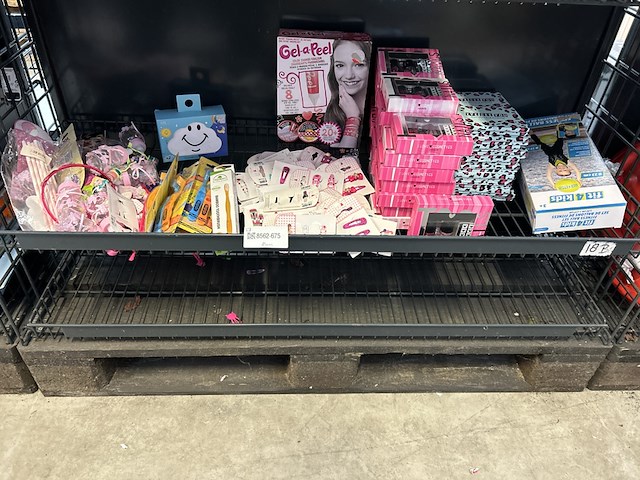 Ca. 85x divers kinderspeelgoed en accessoires , w.o. dora, fit4kids - afbeelding 1 van  4