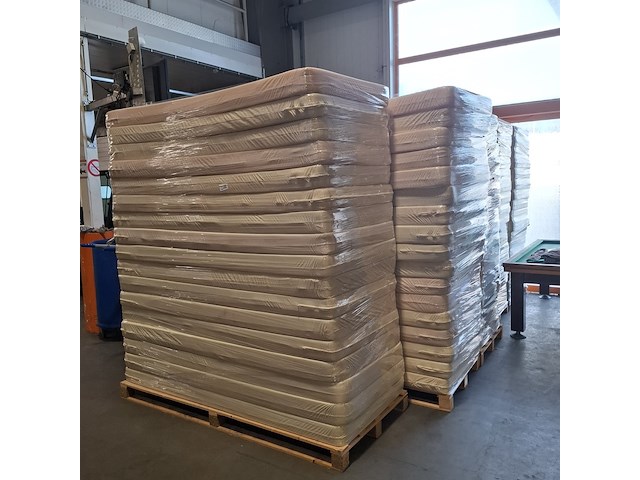 Ca. 85x matras - afbeelding 1 van  11