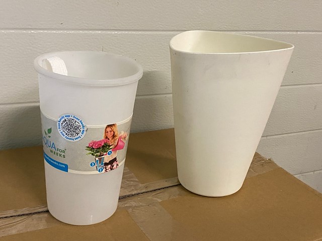 Ca. 85x zelf bewaterende bloempotten - afbeelding 1 van  5