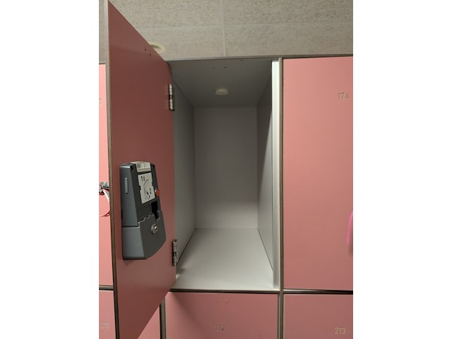 Ca. 8,65 meter dubbelzijdige lockerkast module — 162x locker safe-o-mat - afbeelding 2 van  16