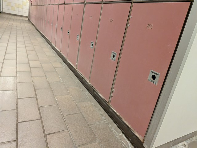 Ca. 8,65 meter dubbelzijdige lockerkast module — 162x locker safe-o-mat - afbeelding 5 van  16