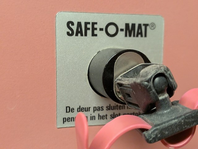 Ca. 8,65 meter dubbelzijdige lockerkast module — 162x locker safe-o-mat - afbeelding 15 van  16