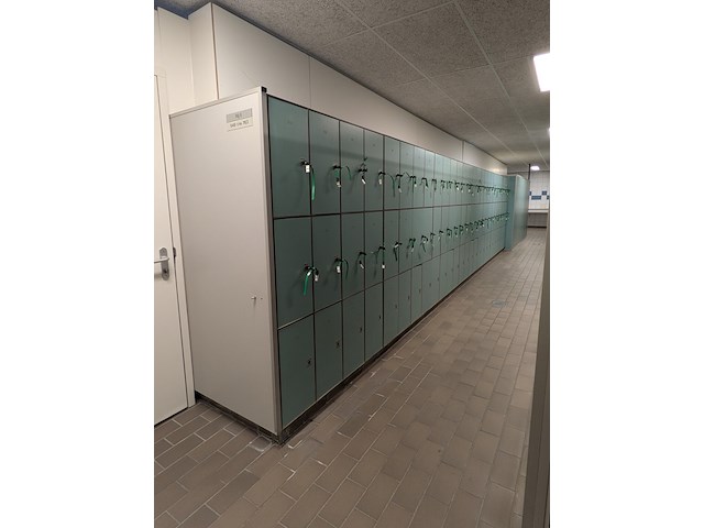 Ca. 8,65 meter lockerkast wandmodule — 81x locker safe-o-mat - afbeelding 4 van  11