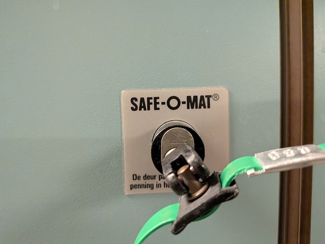 Ca. 8,65 meter lockerkast wandmodule — 81x locker safe-o-mat - afbeelding 9 van  11