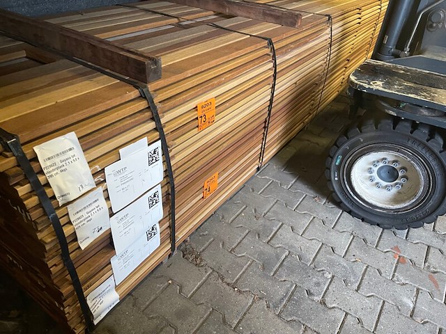 Ca. 86x guyana ipé planken geschaafd country grade, 21x90mm, lengte 13/395cm, 73/430cm - afbeelding 2 van  3