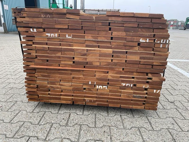 Ca. 86x guyana ipé planken geschaafd country grade, 21x90mm, lengte 13/395cm, 73/430cm - afbeelding 2 van  3