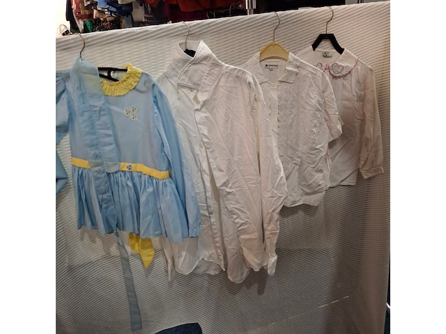 Ca. 86x witte blouses - afbeelding 2 van  8