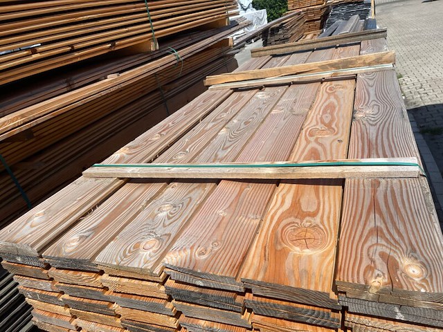Ca. 88x douglas zweeds rabat, 26x190mm, lengte 300cm - afbeelding 1 van  3