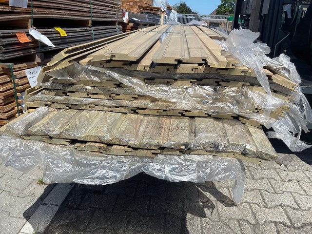 Ca. 89x hardhouten channelsiding gecoat, 21x97mm, lengte 10/365cm, 62/400cm, 4/430cm, 13/460cm - afbeelding 3 van  3