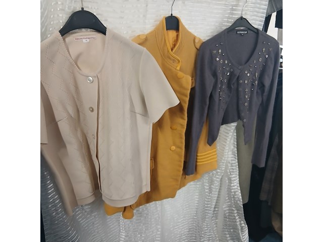 Ca. 89x ouderwetse vestjes en man/ vrouw colberts - afbeelding 3 van  9
