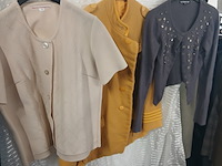 Ca. 89x ouderwetse vestjes en man/ vrouw colberts - afbeelding 3 van  9