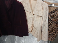 Ca. 89x ouderwetse vestjes en man/ vrouw colberts - afbeelding 4 van  9