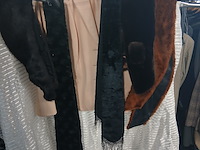 Ca. 89x ouderwetse vestjes en man/ vrouw colberts - afbeelding 7 van  9