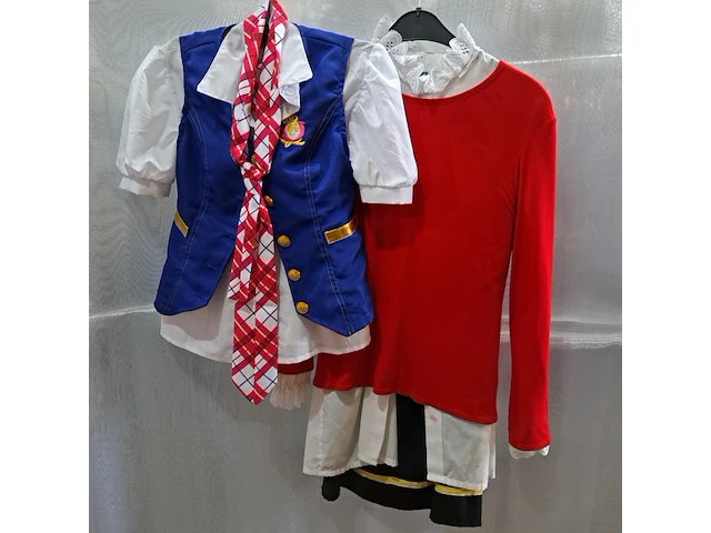 Ca. 89x schooluniformen - afbeelding 5 van  5
