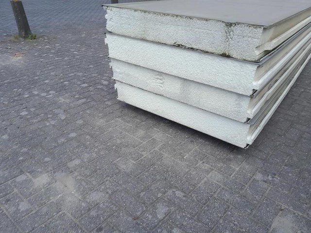 C.a. 8x eps sandwich panelen 26,6m², old stock - afbeelding 2 van  7