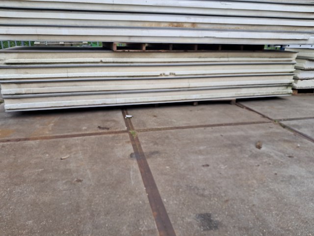 C.a. 8x eps sandwich panelen 26,6m², old stock - afbeelding 6 van  7