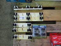 Ca. 8x tuin/gereedschap-houders - afbeelding 1 van  2