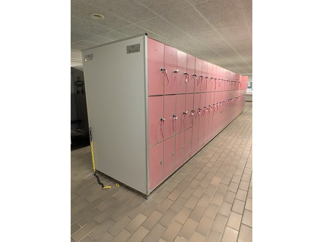 Ca. 9 meter dubbelzijdige lockerkast-module — 168x locker safe-o-mat - afbeelding 10 van  15