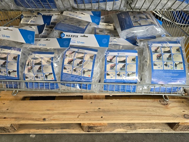 Ca. 90x clips t.b.v. tegel leveling maxifix, 2.0 mm en 1,5 mm - afbeelding 4 van  7