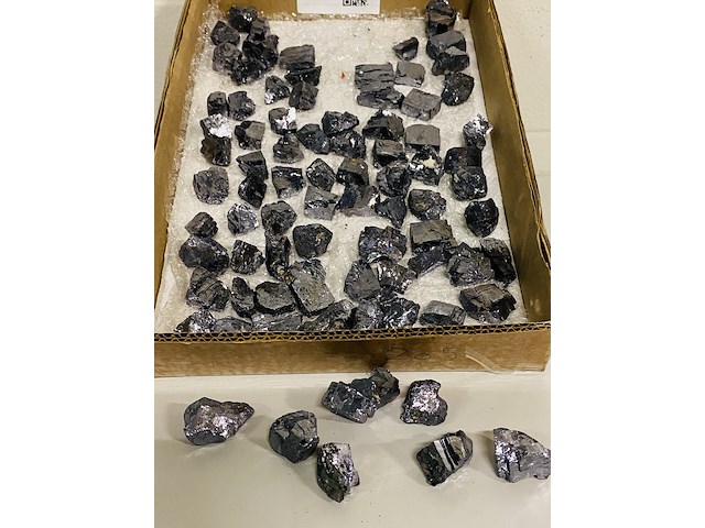 Ca. 90x galeniet brokjes - afbeelding 1 van  6