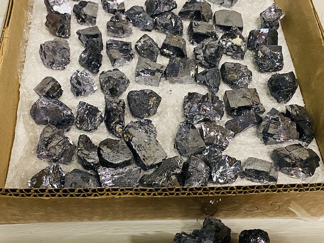 Ca. 90x galeniet brokjes - afbeelding 4 van  6