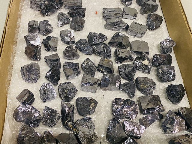 Ca. 90x galeniet brokjes - afbeelding 5 van  6