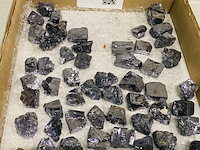 Ca. 90x galeniet brokjes - afbeelding 6 van  6