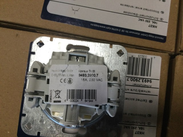 Ca. 90x inbouw stopcontacten kopp, hk07, wit - afbeelding 4 van  4