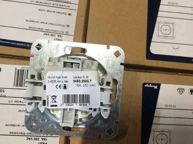 Ca. 90x inbouw stopcontacten kopp, hk07, wit - afbeelding 4 van  4