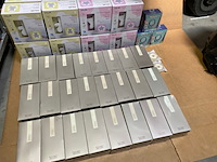 Ca. 90x kussens, geurstokjes en koptelefoons, kaat, bigben maistro millefiori - afbeelding 1 van  7