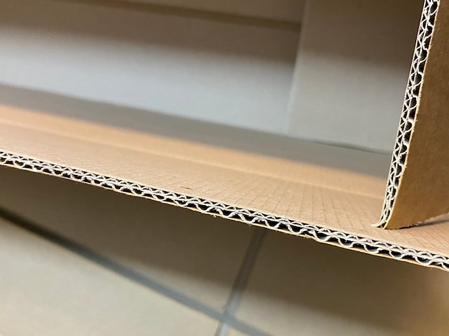 Ca. 90x lange verzenddozen 105x23x23cm dubbelgolf, bruin - afbeelding 3 van  4